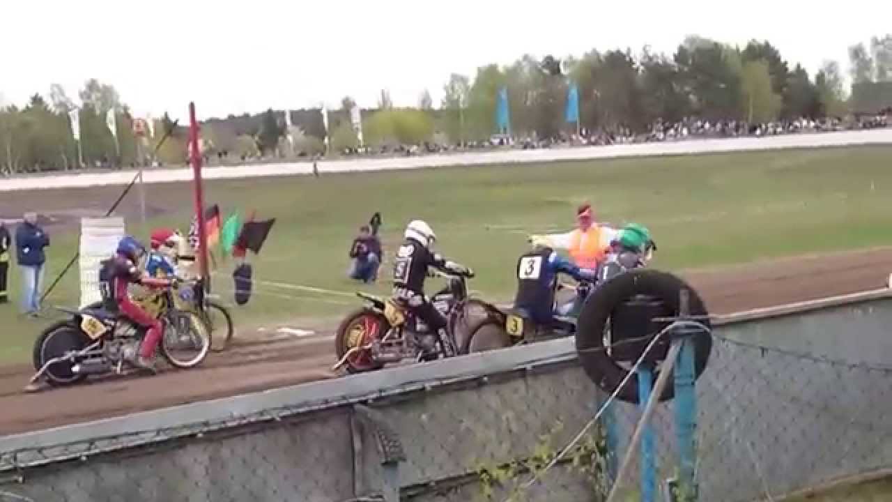 Matten Kröger gewinnt Sandbahn Suhnes Goldhelm 2015 in Parchim