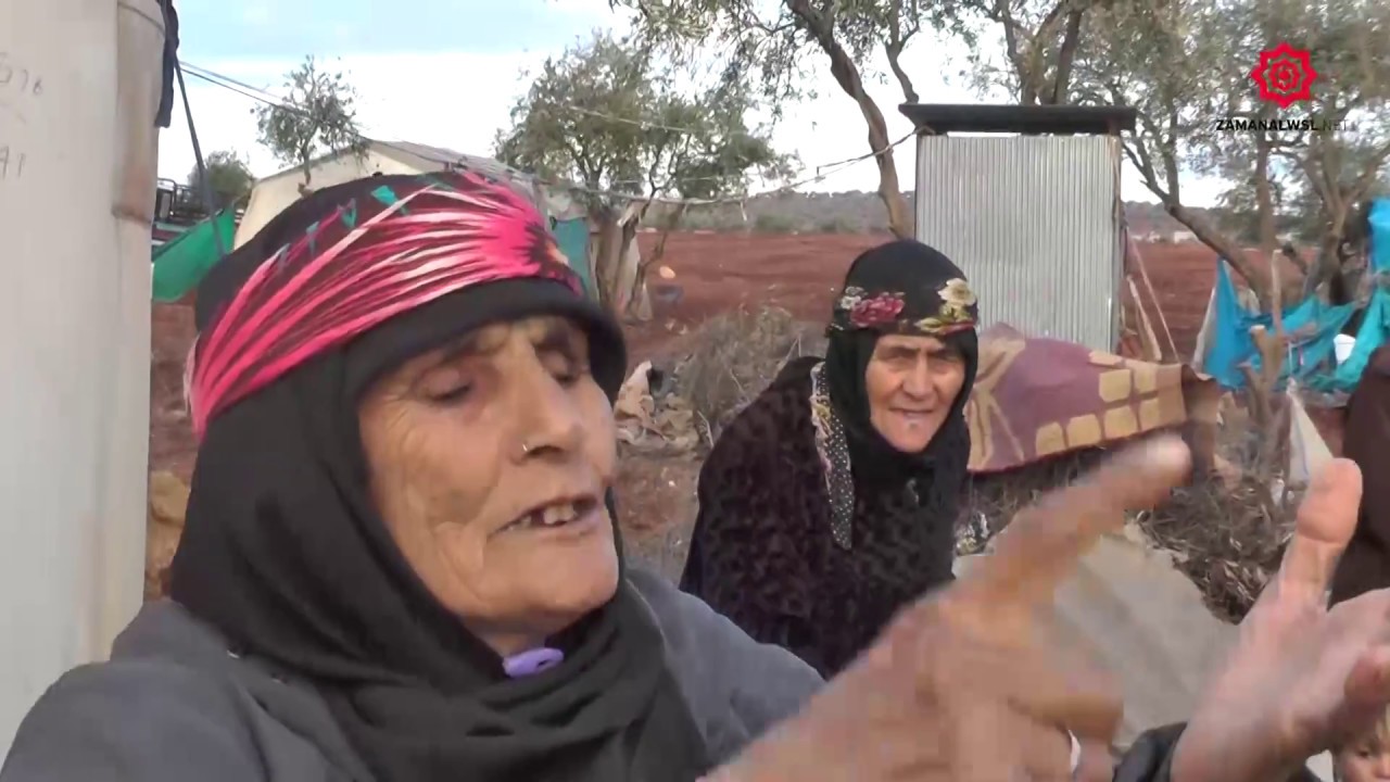 في أطمة .. مخيم يغرق بالوحل ولا وقود ولا خيام .. وسكانه ملّوا الكاميرات والتصوير