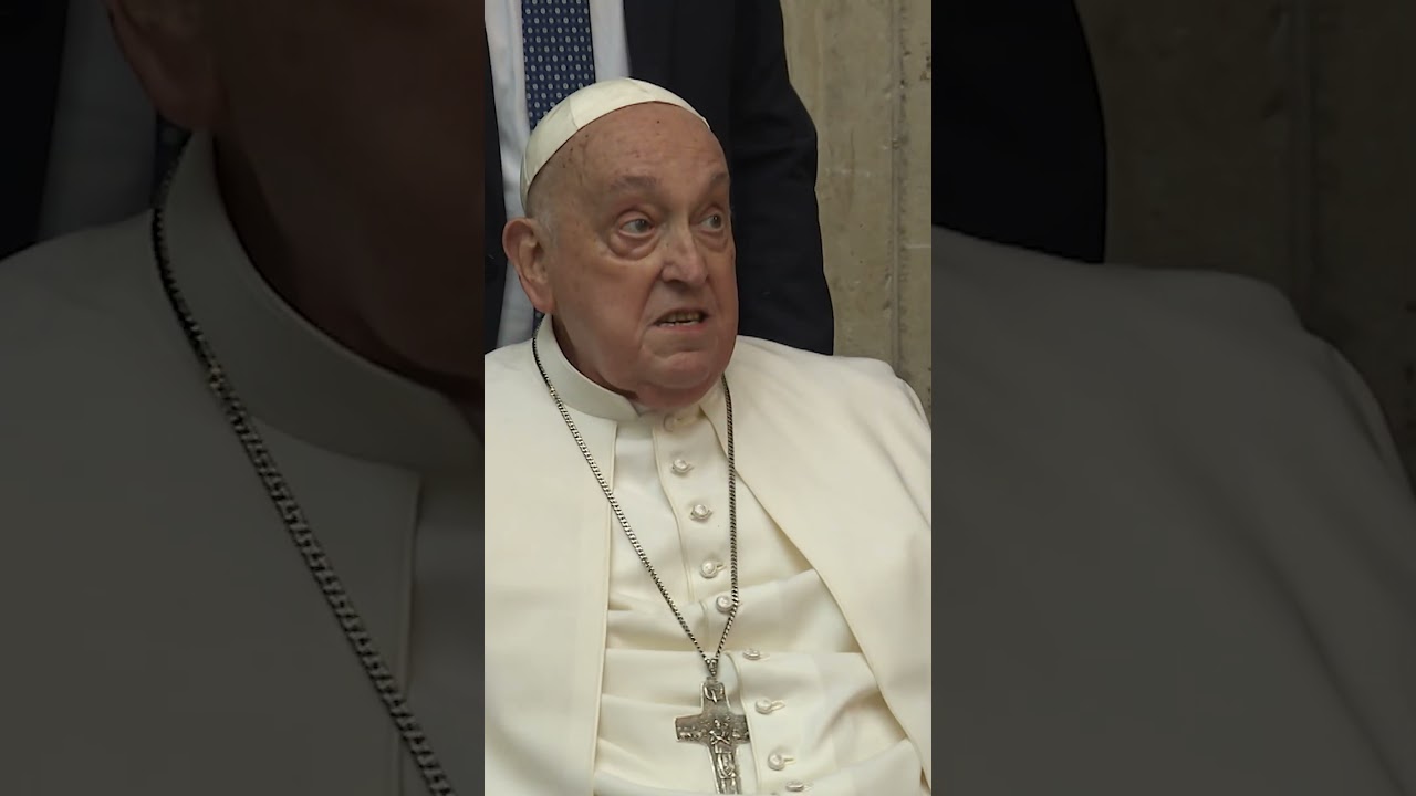 #papafrancesco visita il carcere di #reginacoeli il giovedì santo, 17 aprile 2025