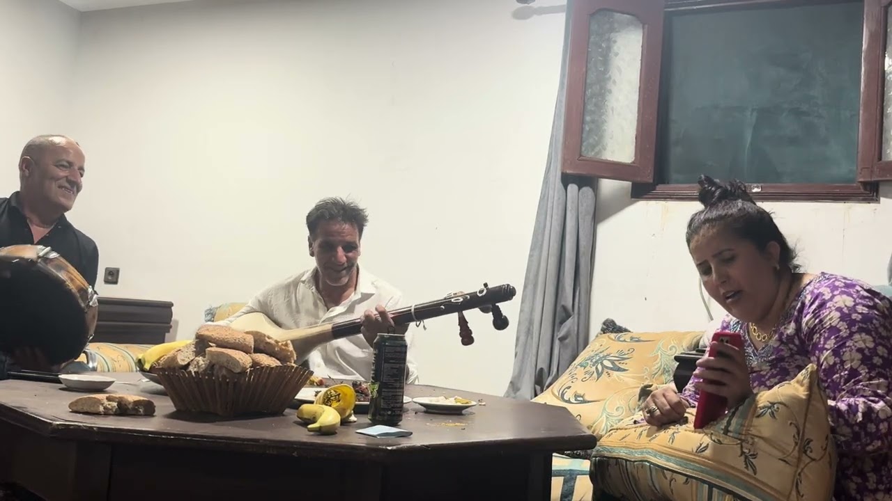 عبدالرحمان الگادي و فاطمة تالگاديت في لقائهما تتفتح أبواب الإبداع وتتحرك أوتار الفن الأمازيغي