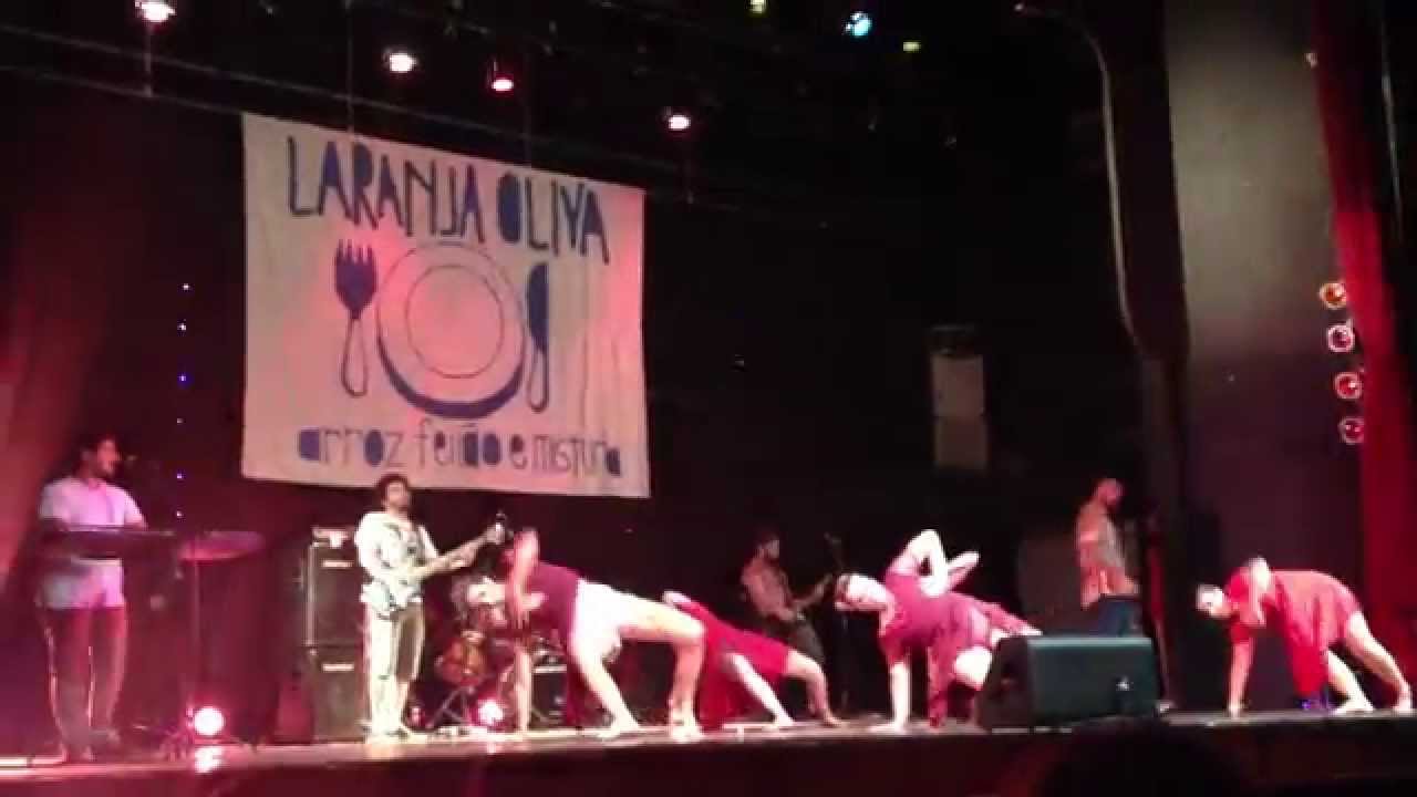 Laranja Oliva - Vestida Pra Dan&ccedil;ar (Ao Vivo no Teatro Vit&oacute;ria)