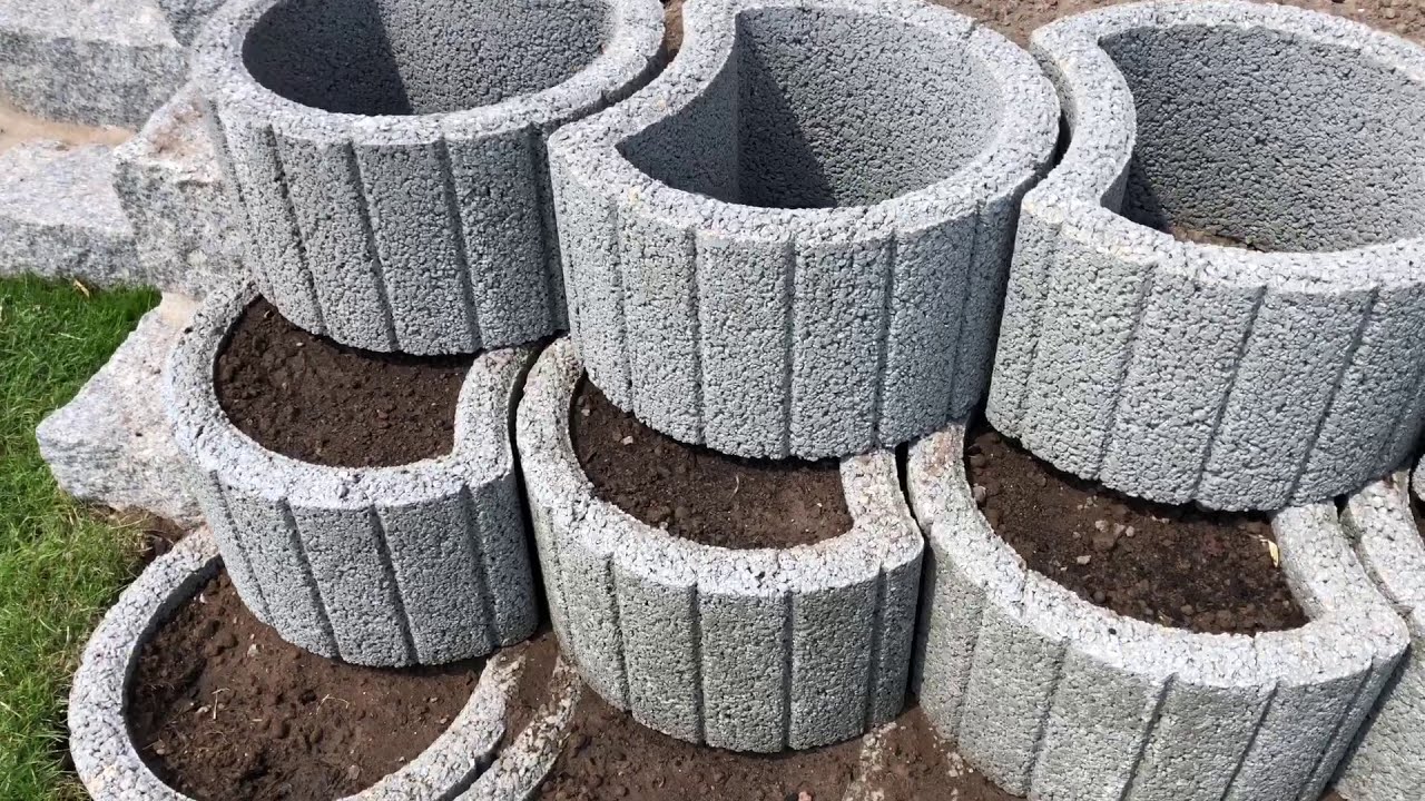 Nosso muro pra plantas SEM CIMENTO usando anel de plantas(Pflanzring), quase pronto