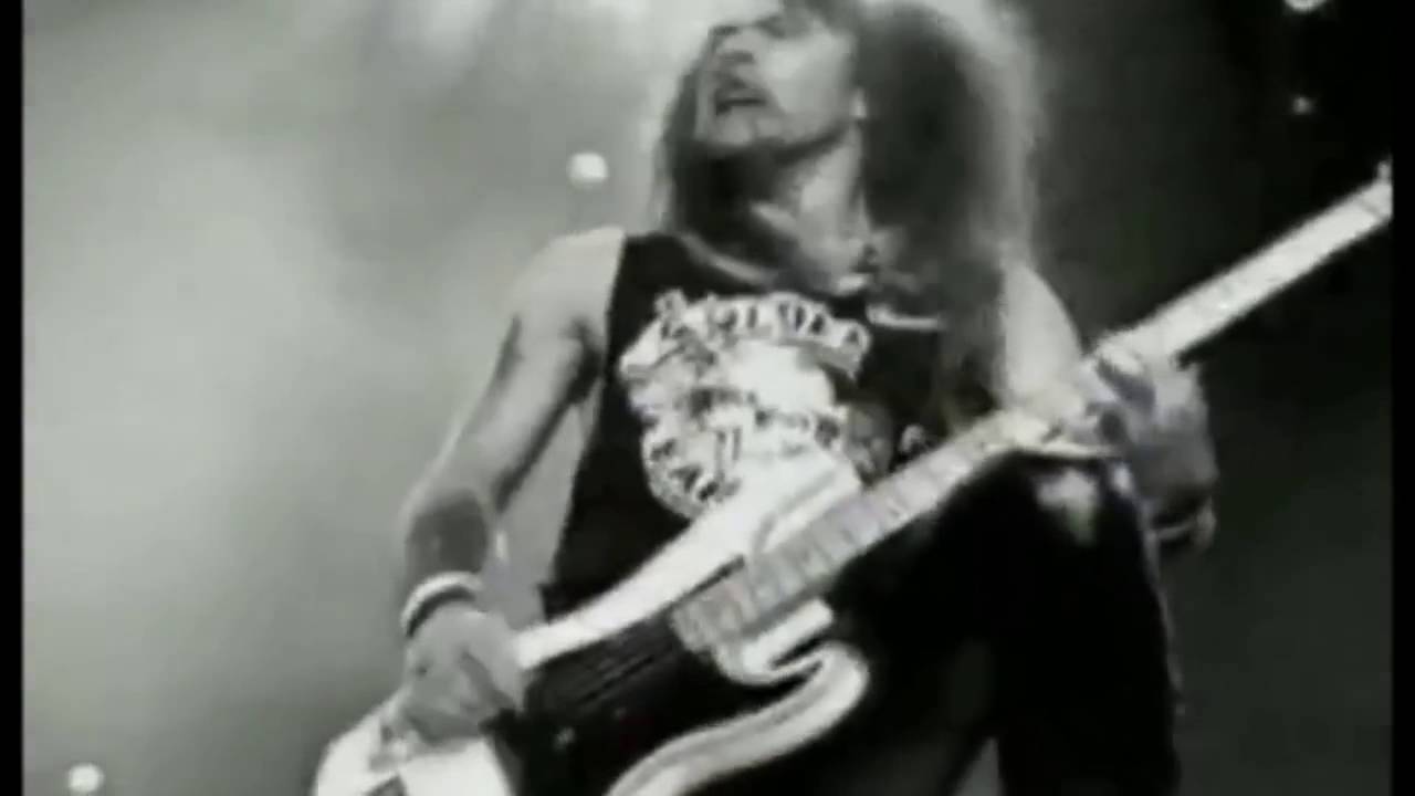 Iron Maiden - Fear Of The Dark 1992 (Official Video)