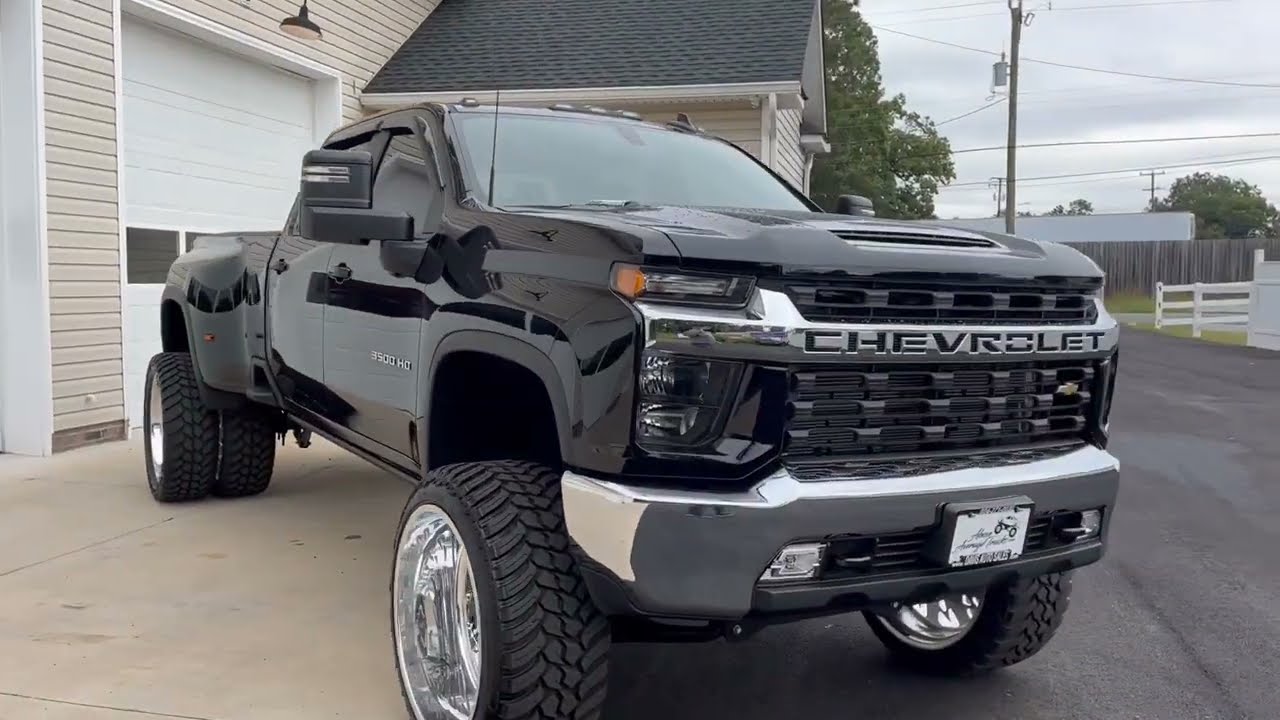 2022 Chevrolet Silverado 3500 HD Crew Cab Dually Lifted Diesel