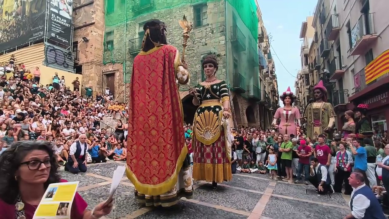 Gegants de santa maría del mar a la mostra de folklore viu de Tarragona 