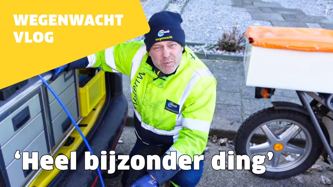 ROBERT repareert een PostNL scooter van Zwitserse makelij