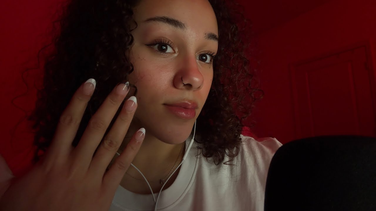 [ASMR] tapping on random things with nails! (mall haul) 💜