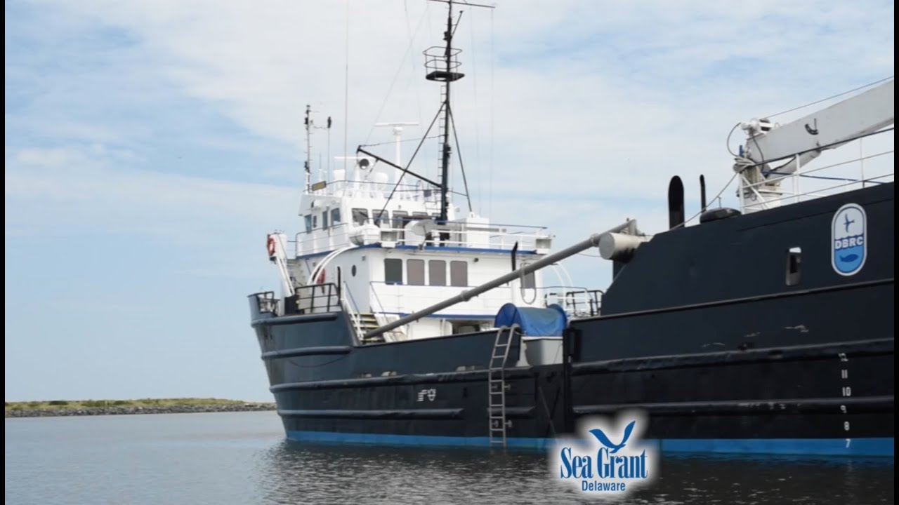 15 Second Science - The  DELRIVER spill response recovery vessel