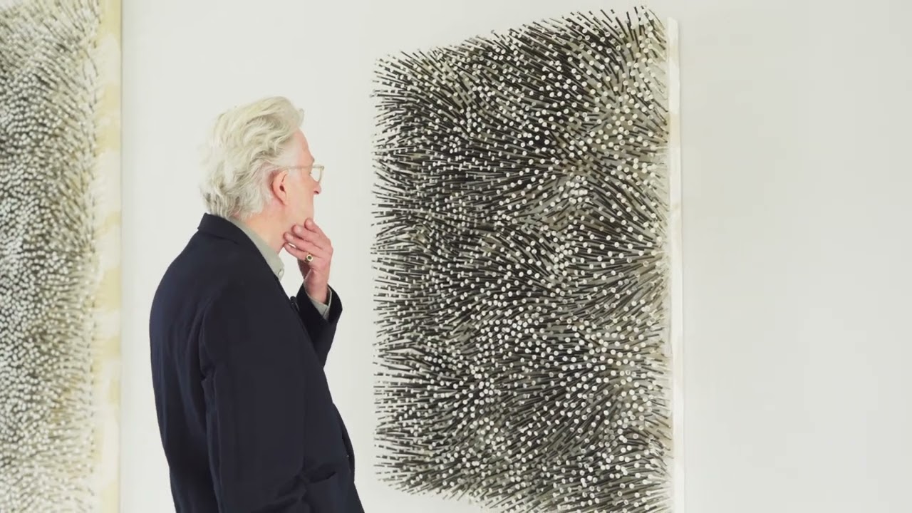 Art Expert explains artworks by G&uuml;nther Uecker - Ketterer Kunst