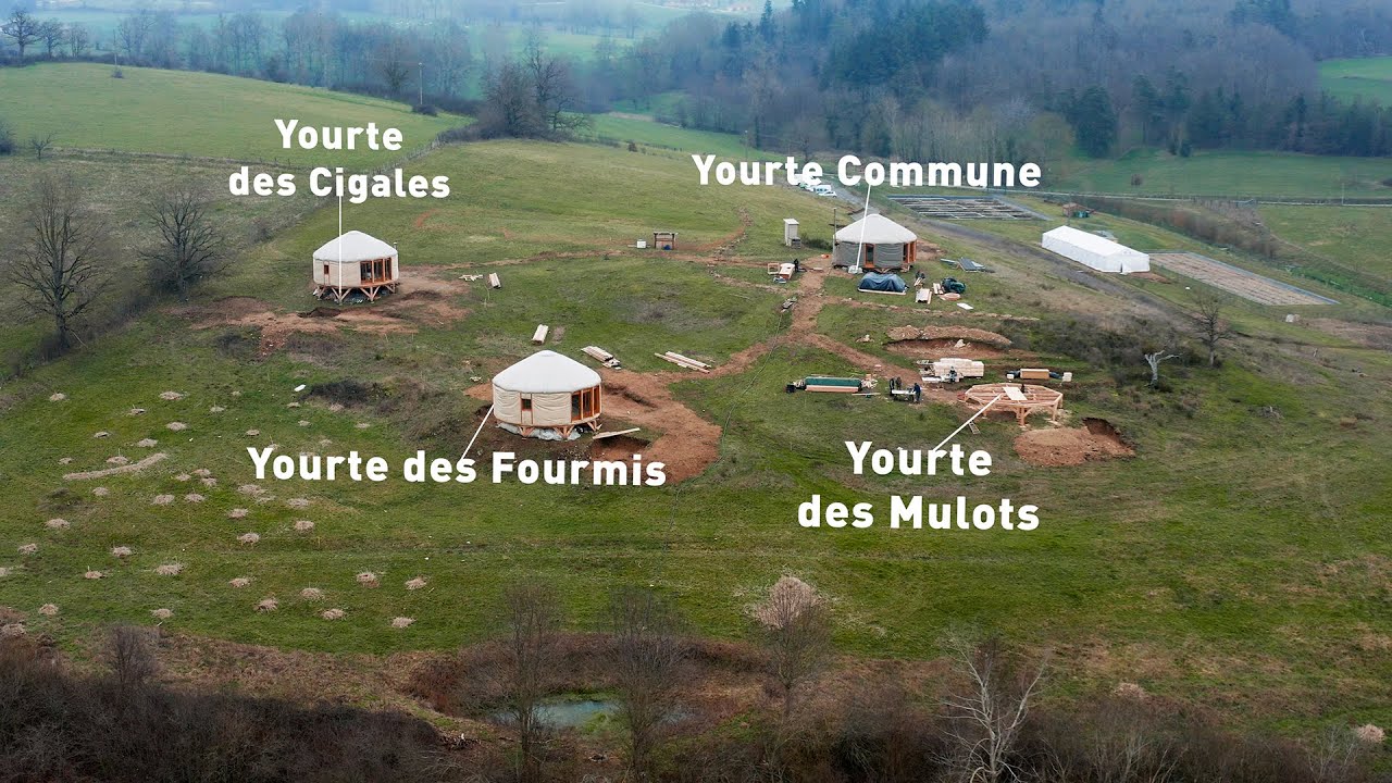Montage d'une yourte contemporaine - Éco-hameau 