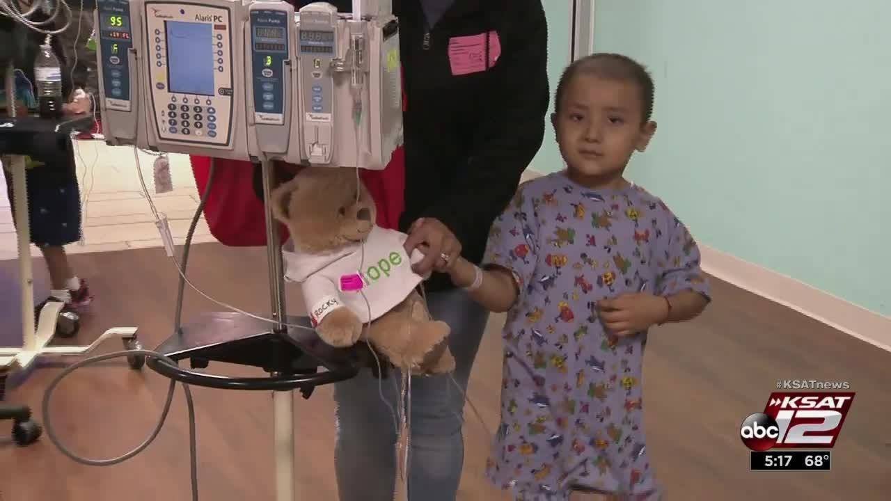 Kids at Children&rsquo;s Hospital of San Antonio visit teddy bear clinic