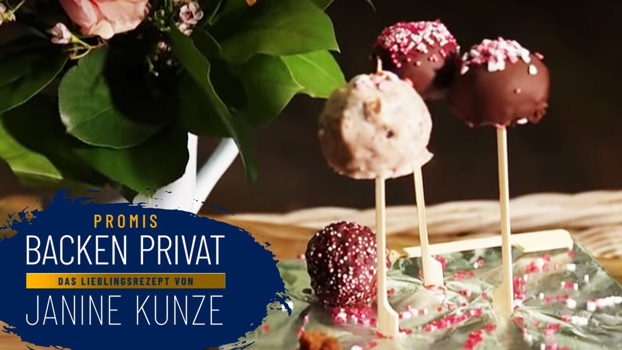 Erst zerbröseln, dann rollen: Janine Kunze zeigt wie's geht | 3/3 | Promis Backen Privat | SAT.1