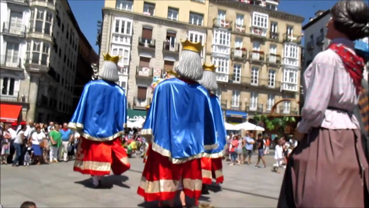Gigantes y cabezudos La Blanca 2015