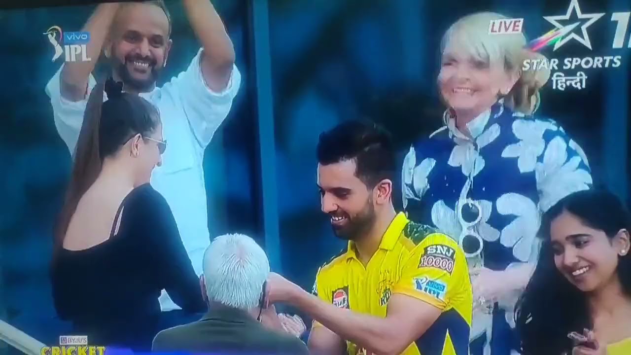 Deepak Chahar Proposing His Girlfriend On Ground