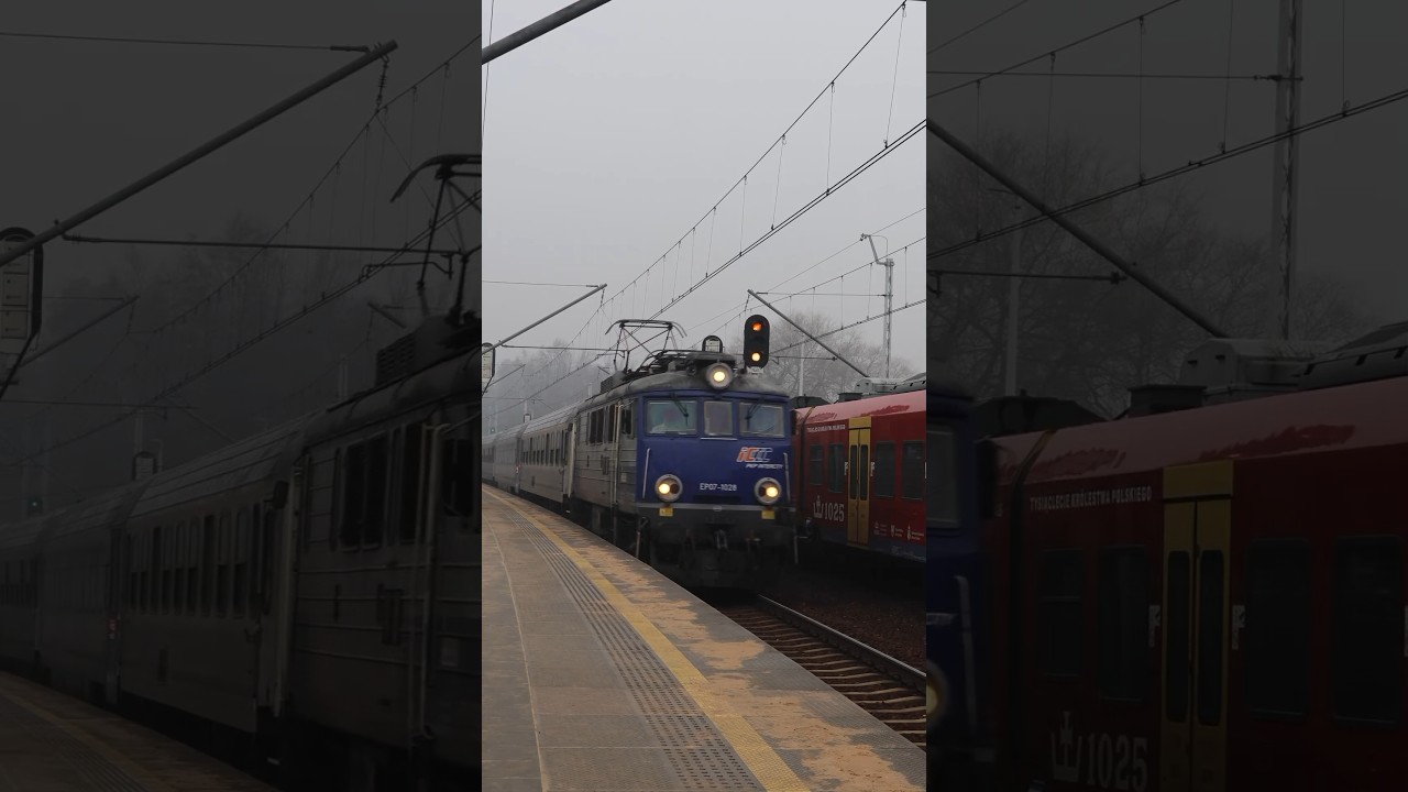 EP07-1028 z pociągiem TLK Planty przelatuje przez Chełmek na Chrzan&oacute;w #chełmek #train #dc #fyp #ep07
