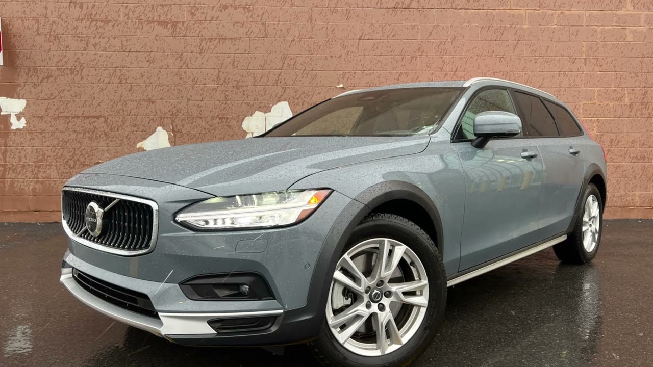 2022 Volvo V90 Cross Country B6 Review