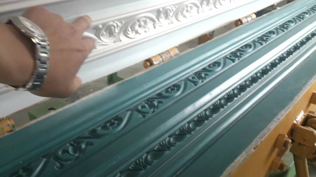Polyurethane Decorative Cornice(PU) foaming production