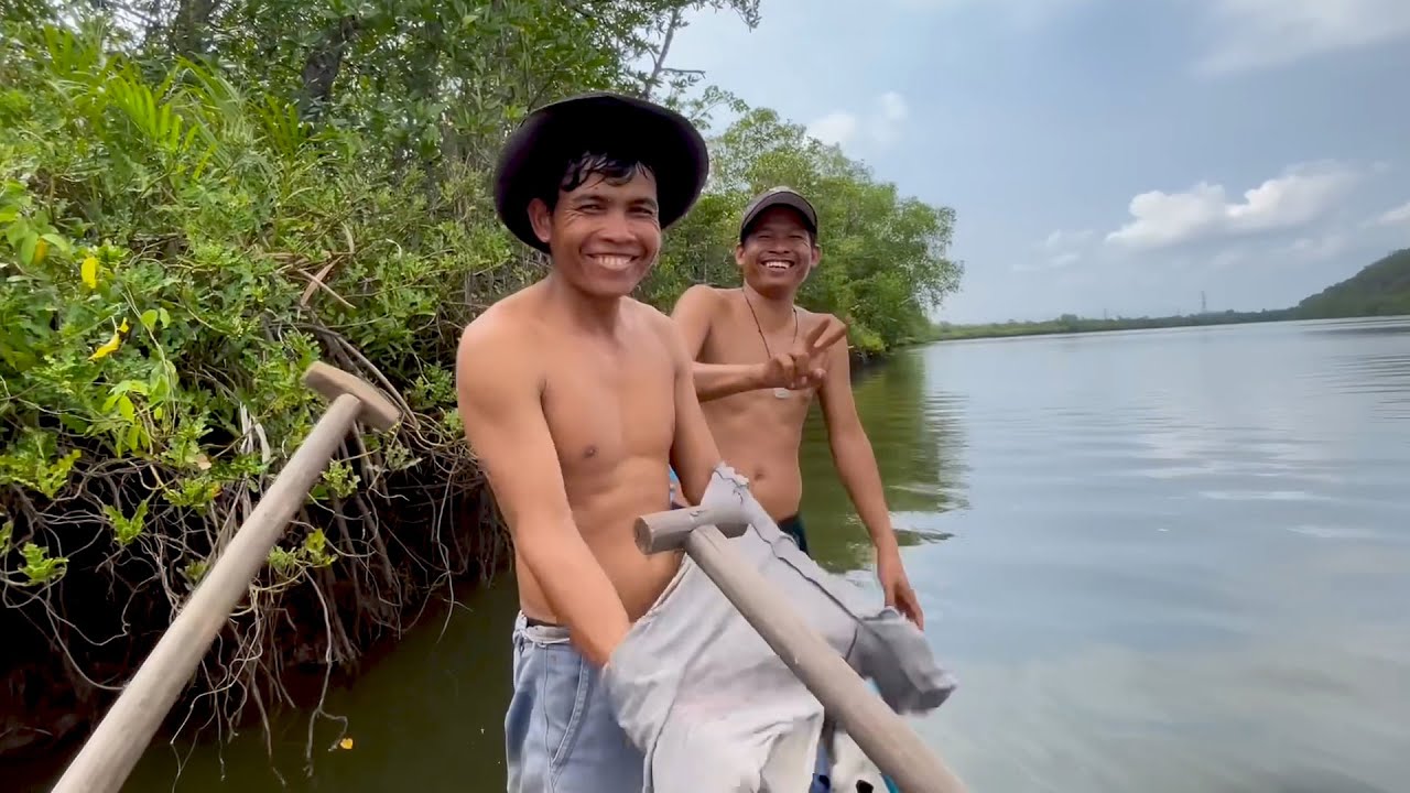 ជិះទូកតាមបង់ត្រីស្លរប្រហើរទំពាំងខ្ចី សែនក្រអូបឈ្ងុយ FISHING AND YUMMY COOKING FOOD HIGH QUALITY 4K