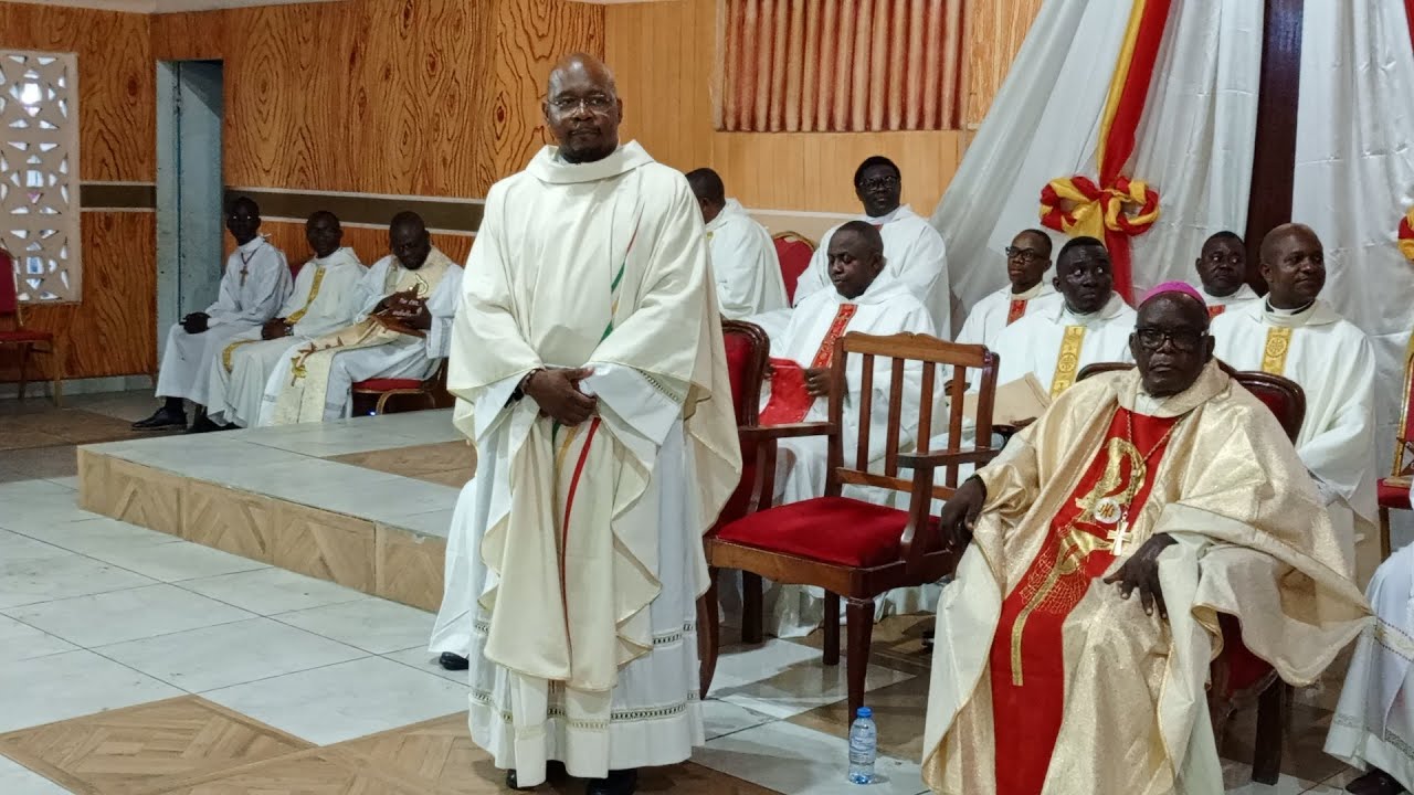 PRÉSENTATION AUX JEUNES DE L’ARCHIDIOCÈSE DE PN DU VICAIRE GÉNÉRAL ABBÉ FAREL NANCE DJEMBO BATCHI