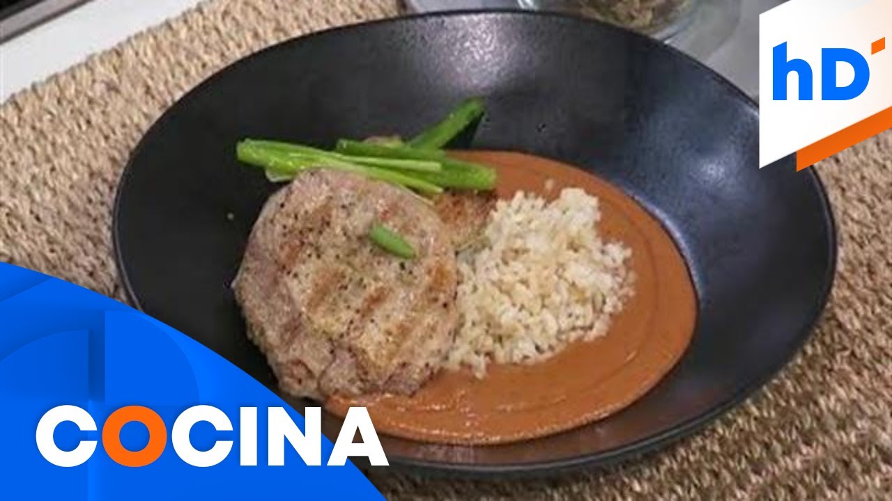 Prepara esta receta de taz&oacute;n de arroz con chuleta | hoyD&iacute;a | Telemundo