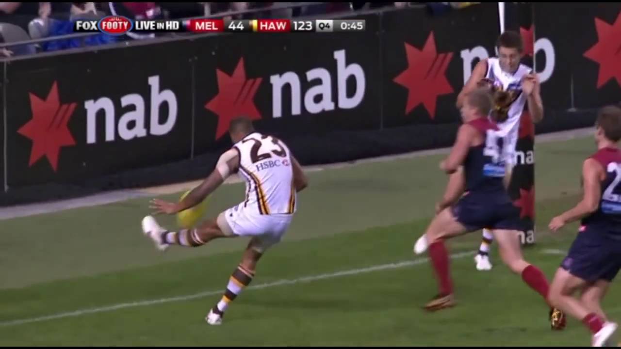 Lance Buddy Franklin kicks 3 spectacular goals in 1 match (10 Mar 2012)