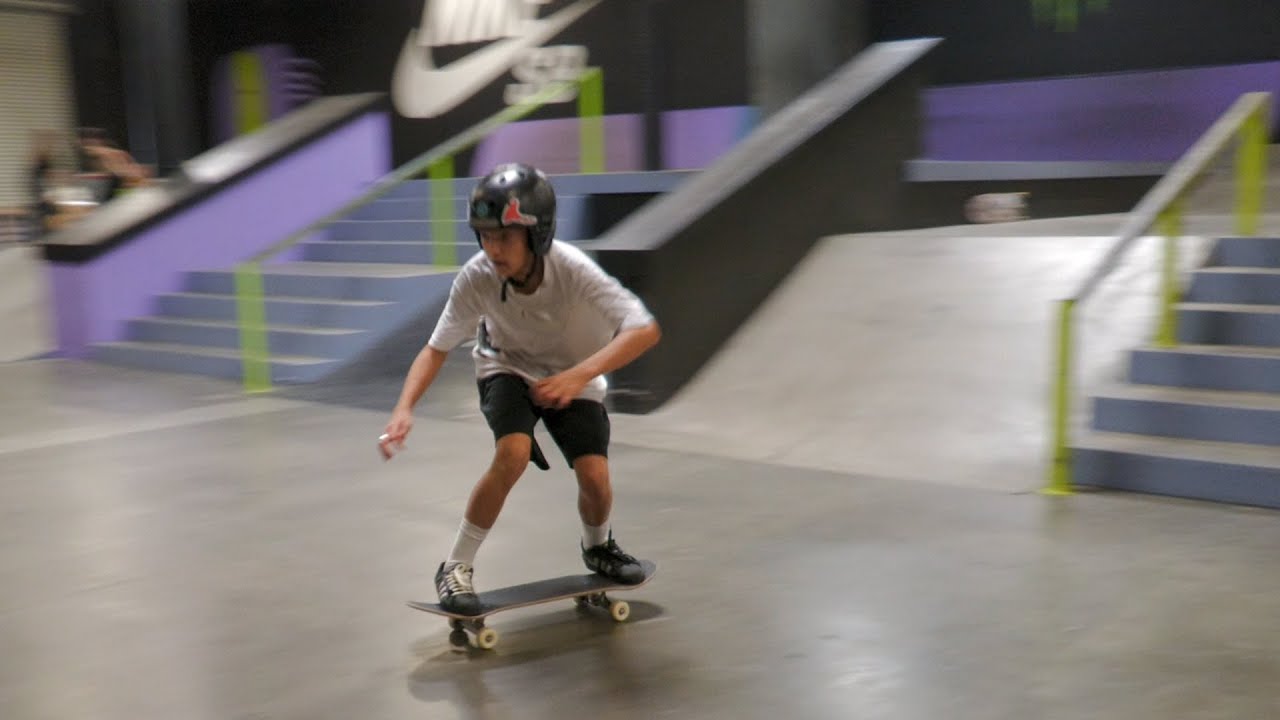 ANDANDO NA PISTA DO NYJAH HUSTON