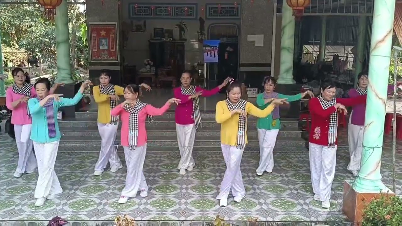 Đội múa dân vũ xã Khánh Bình tỉnh Cà  Mau tập 4