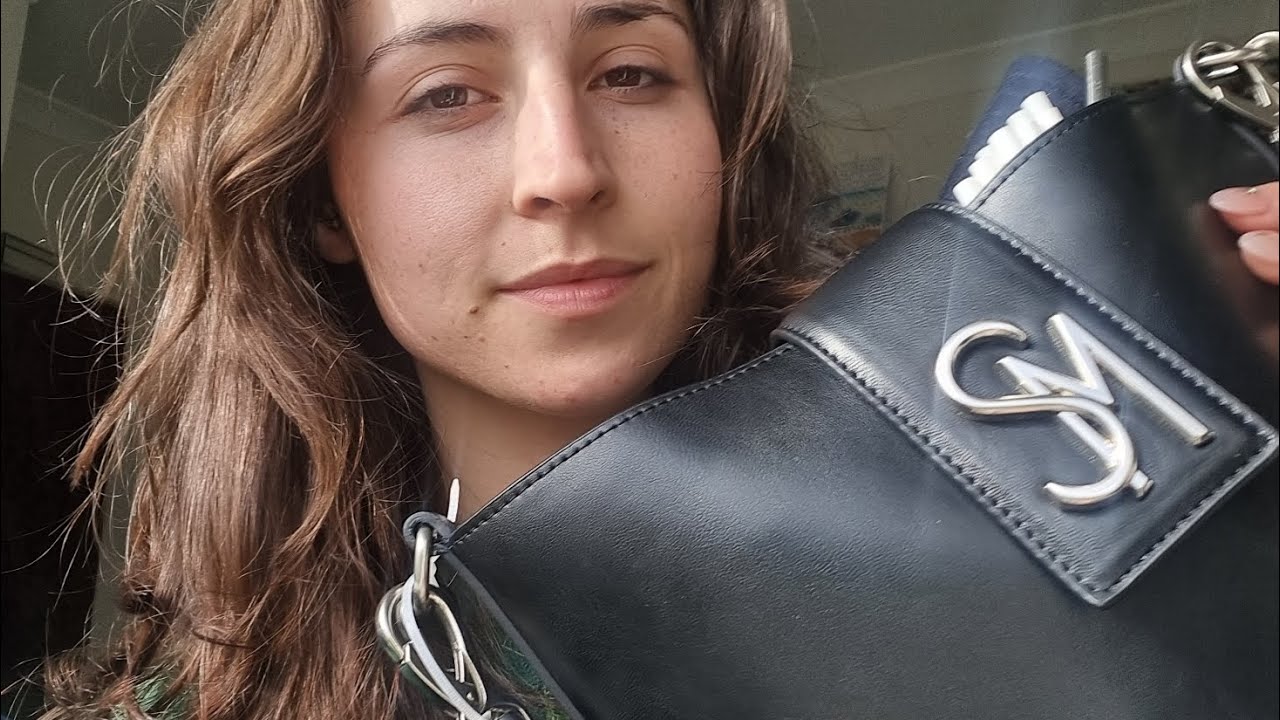 What's in my bag // Part 1 // ASMR