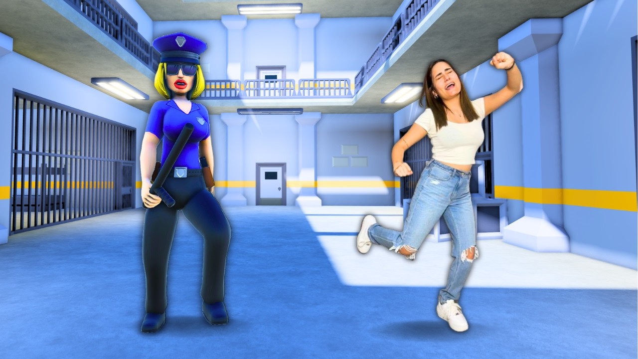 Escapa De La Mujer Polic&iacute;a |Andie