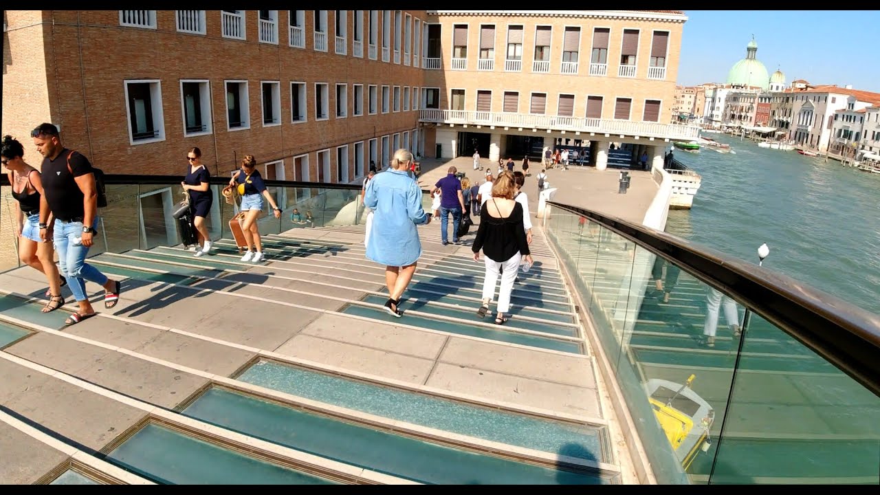 Venice 2021 4K - Enter Venezia by bus, boat, people mover and the Calatrava Bridge