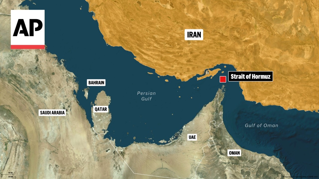 Timelapse shows shipping traffic through Strait of Hormuz in 24 hours