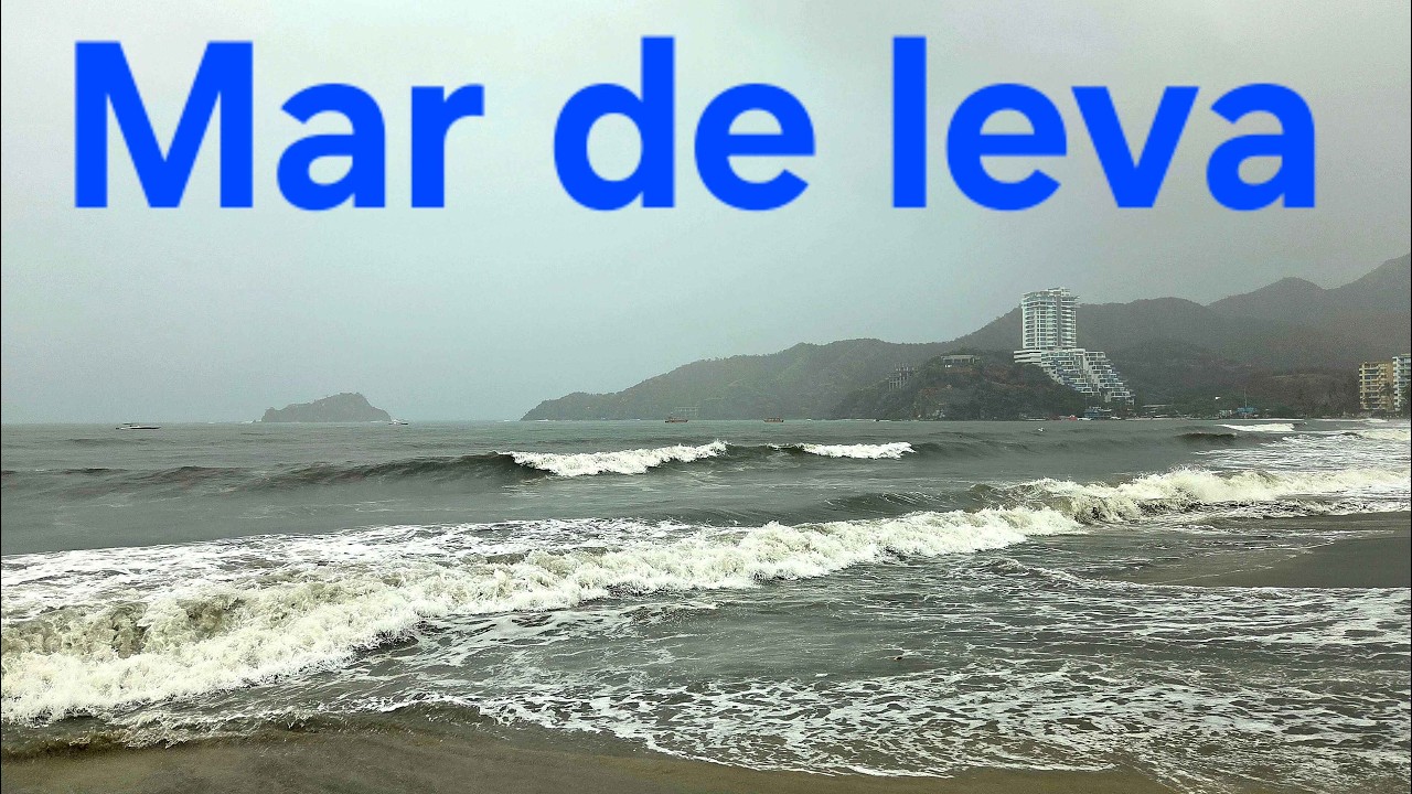 Mar de leva en las playas de Santa Marta, Colombia