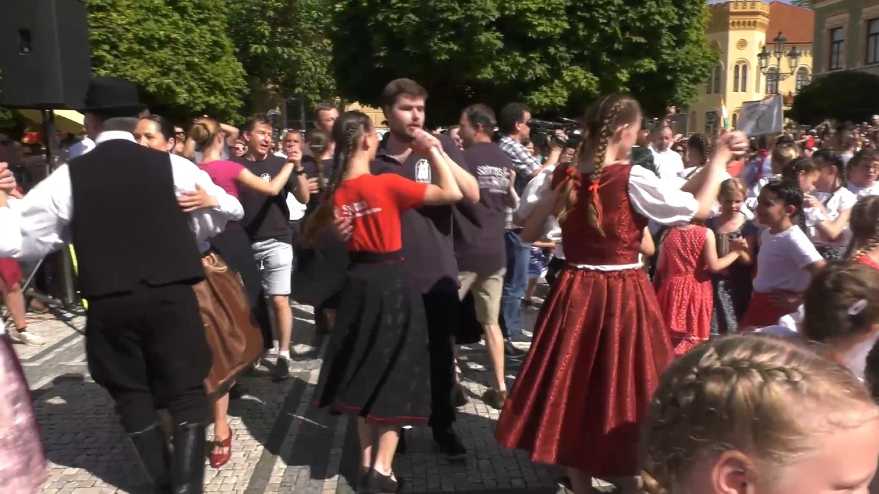 Együtt rophatják újra a táncot kicsik és nagyok június 4-én az összetartozás jegyében