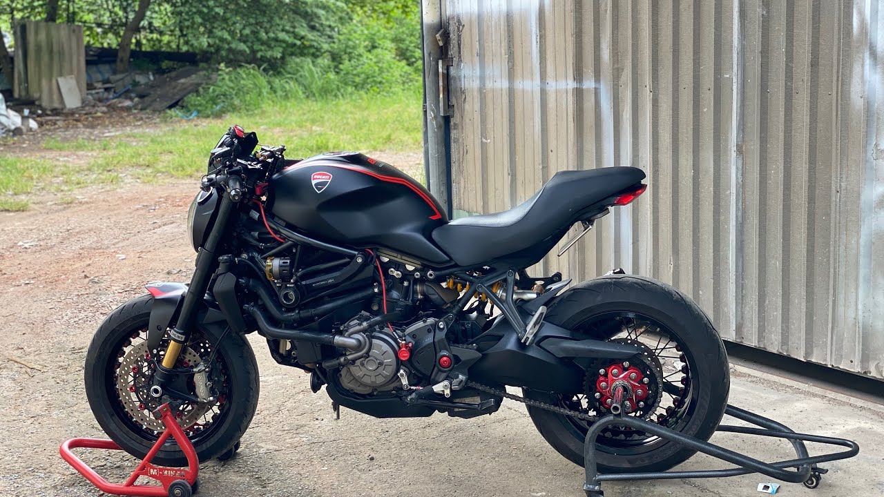 Ducati Monster 821 với gói độ 200.000.000vnd