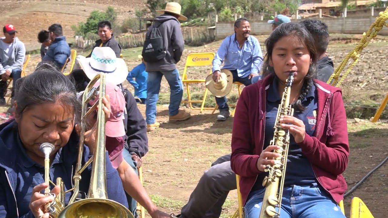 Asi suena las chilenas con estas lindas señoritas de Guerrero