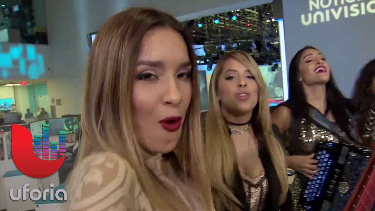 Serenata de Las Fenix a ritmo de “Bidi Bidi Bom Bom”