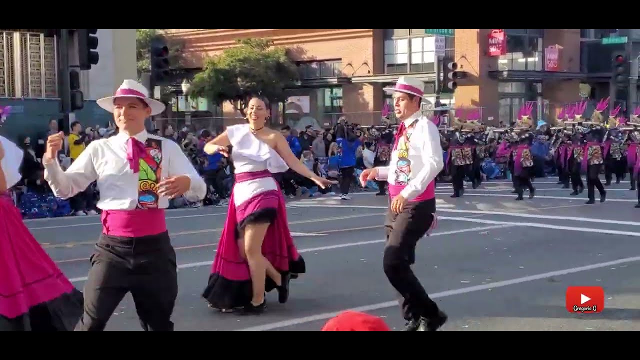 ROSE PARADE 2024 /DESFILE DE LAS ROSAS 2024 EN PASADENA CALIFORNIA  PRIMERO DE ENERO 2024