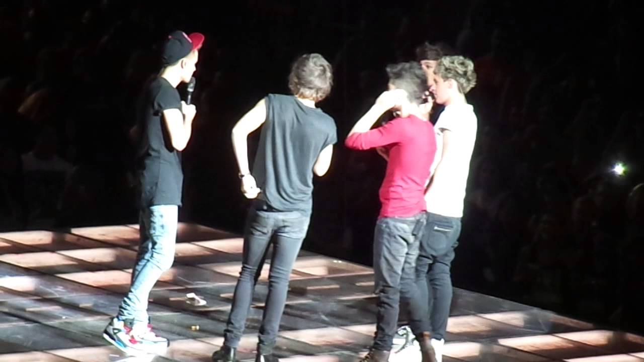 One Direction - Twitter Questions - Las Vegas (8/3/13)