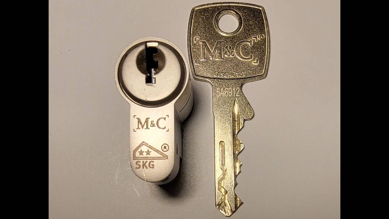[L190] M&C M2 (Matrix SKG2) Euro Cylinder Lock in Padlock - pick and gut