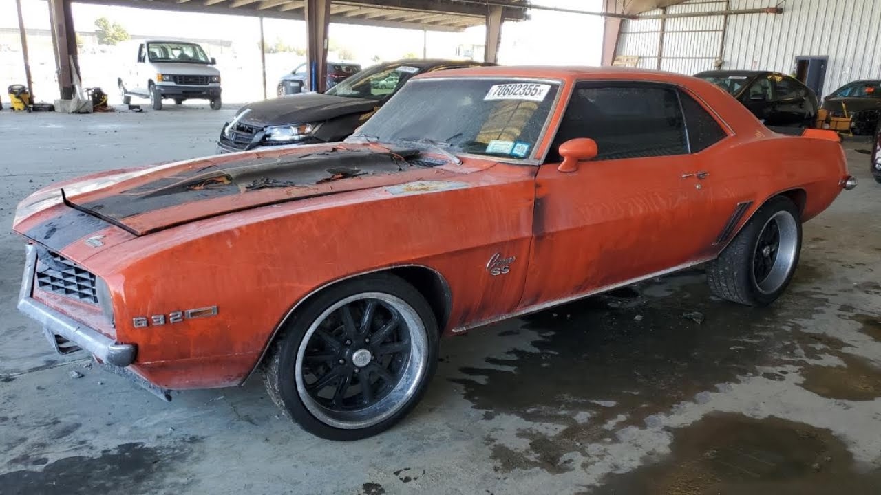 Chevrolet Camaro 632 1969 года выпуска, поврежденный огнем, с недействительными документами, выст...