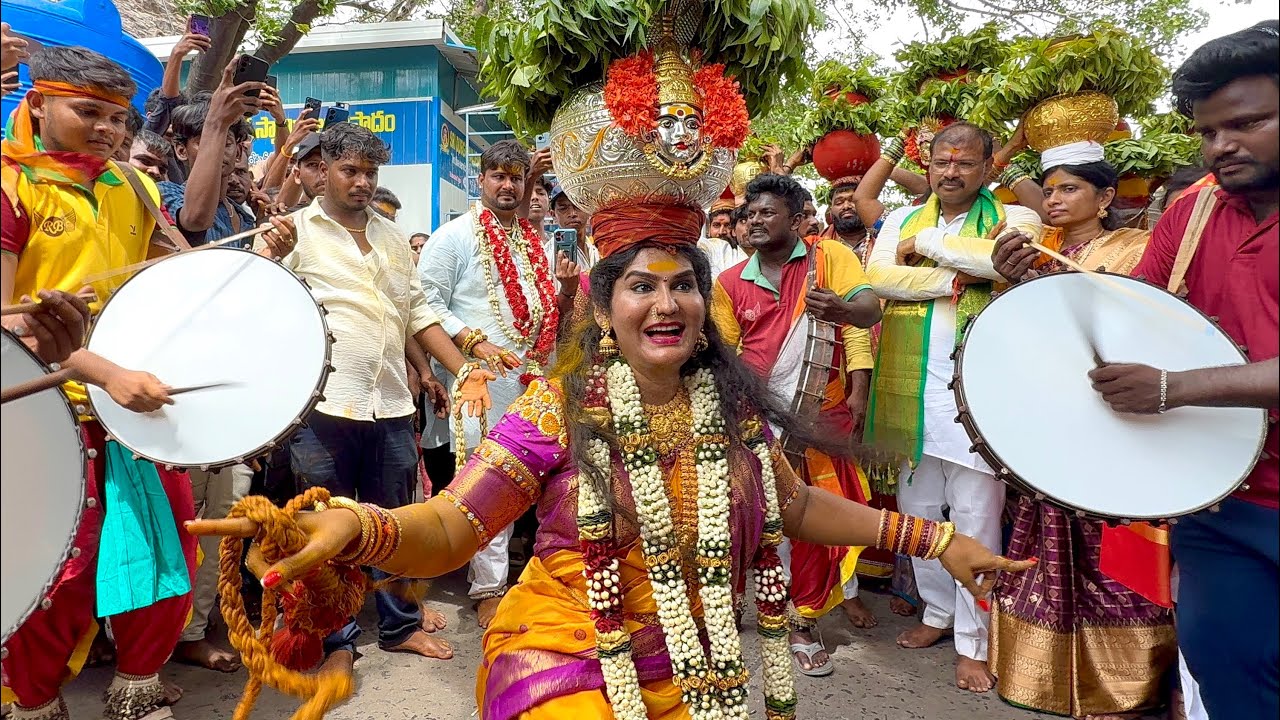 Jogini Shyamala Bonam 2025 | Shyamala Devi Dance at Vijayawada bonalu | Jogini Shyamala Bonalu 2025