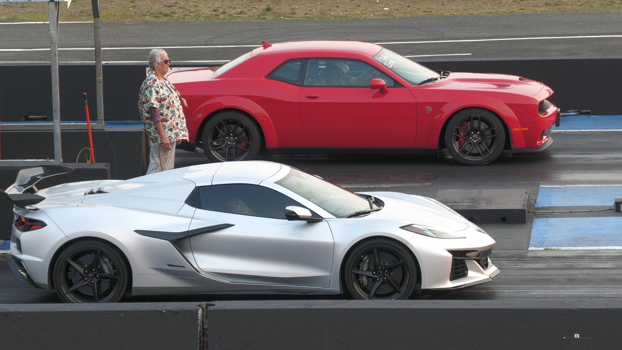 Hellcat Challenger против E-Ray Corvette