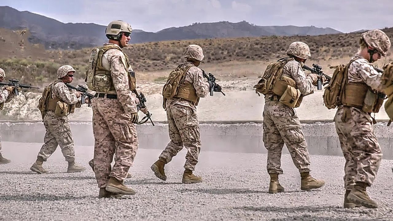 USMC Specialists Conduct M4 Carbine Live-Fire Range