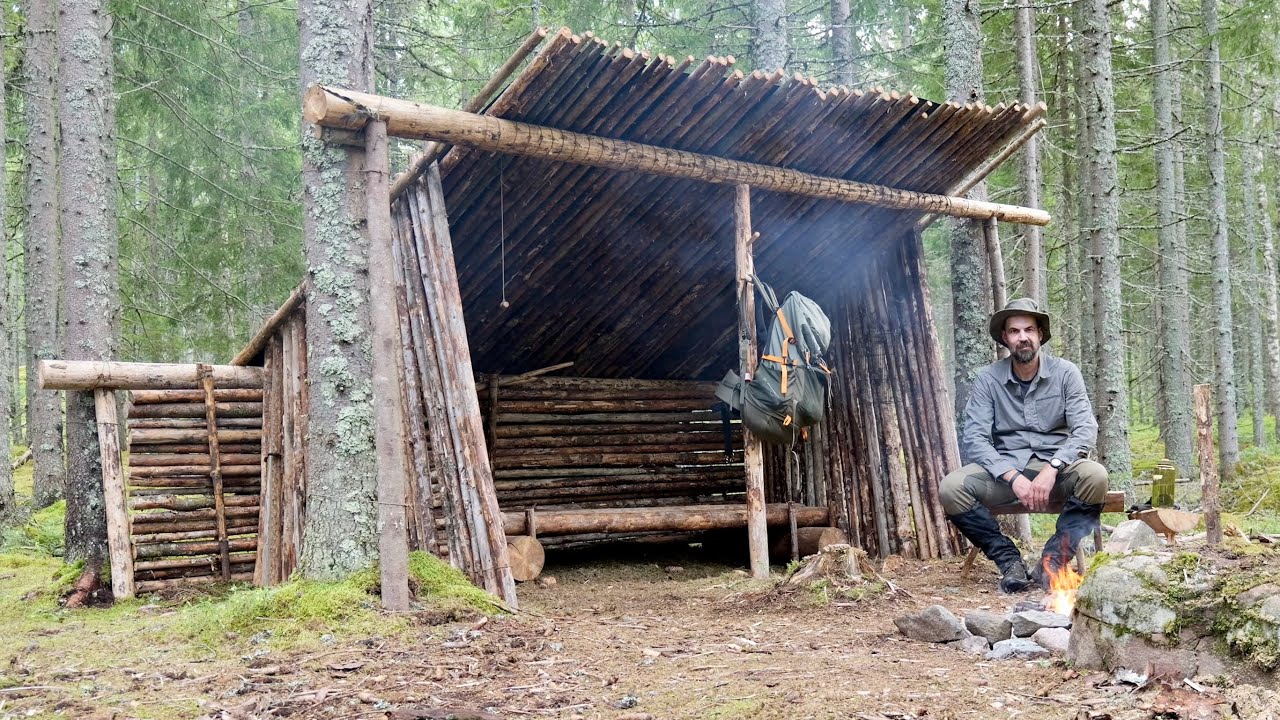 Bushcraft shelter - Processing firewood