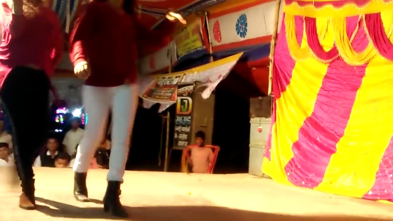 Neta famesh dance program in bihar.