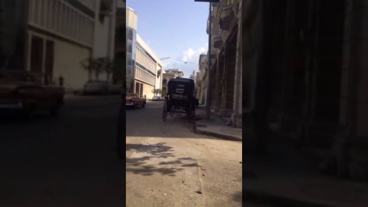 coco taxi ile küba havana.