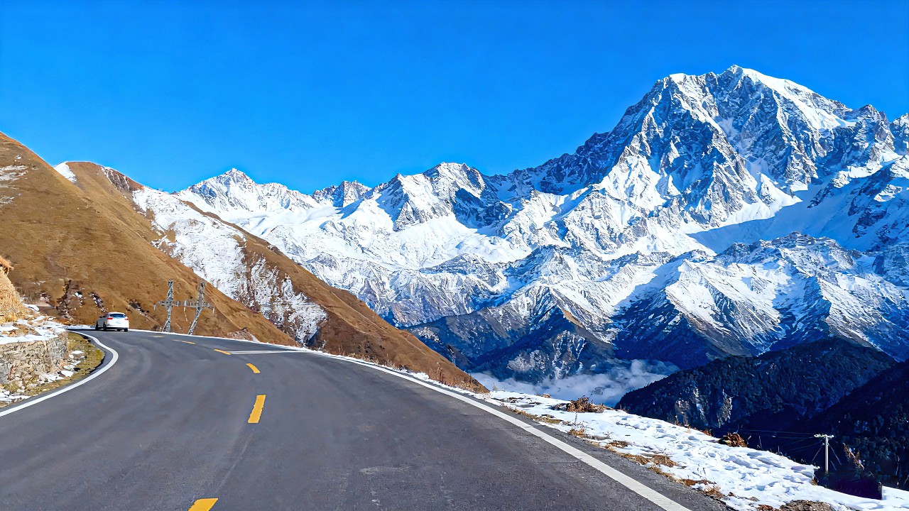 World-class scenic route - 4K driving experience in the snow-capped mountains of Sichuan, China