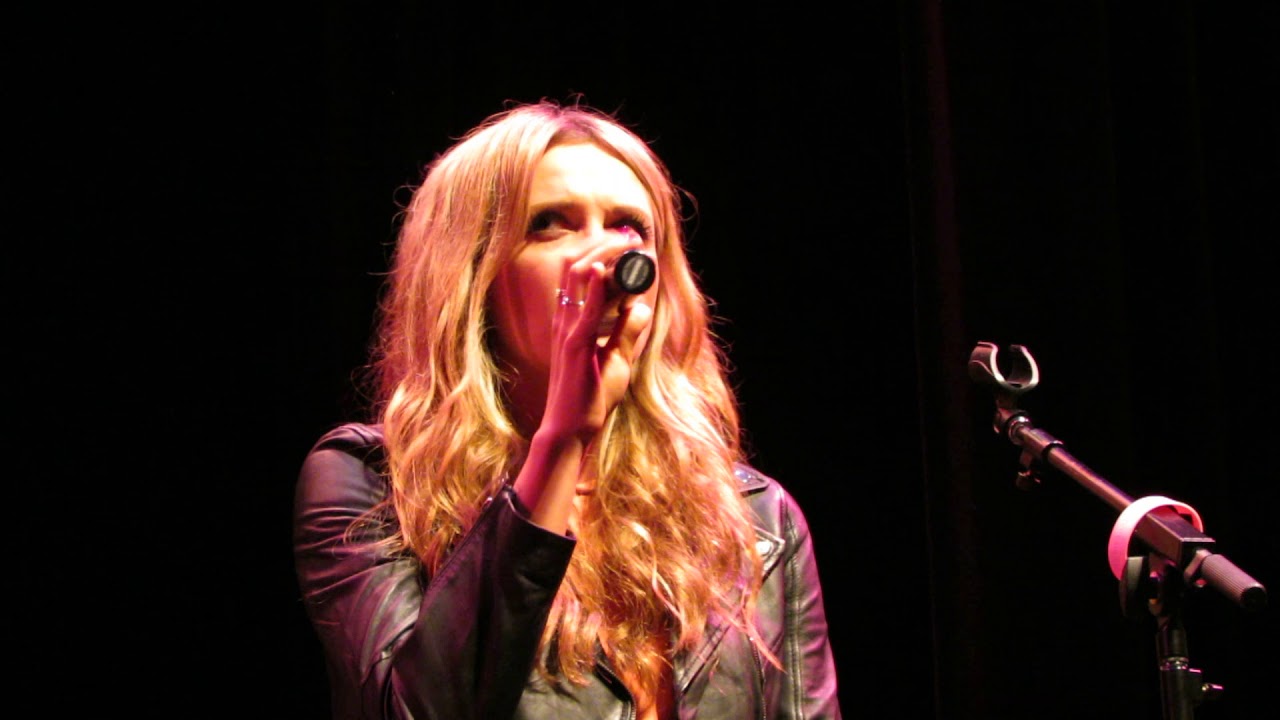 Carly Pearce 