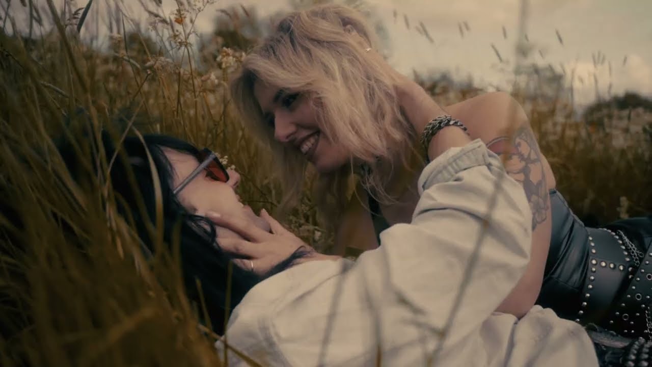 STAR CIRCUS - Two Odds Make An Even