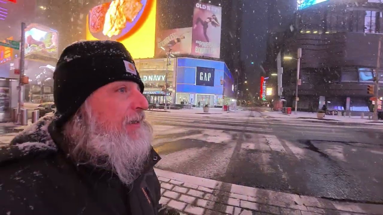 NYC Snowstorm: Early Morning Snow Walk